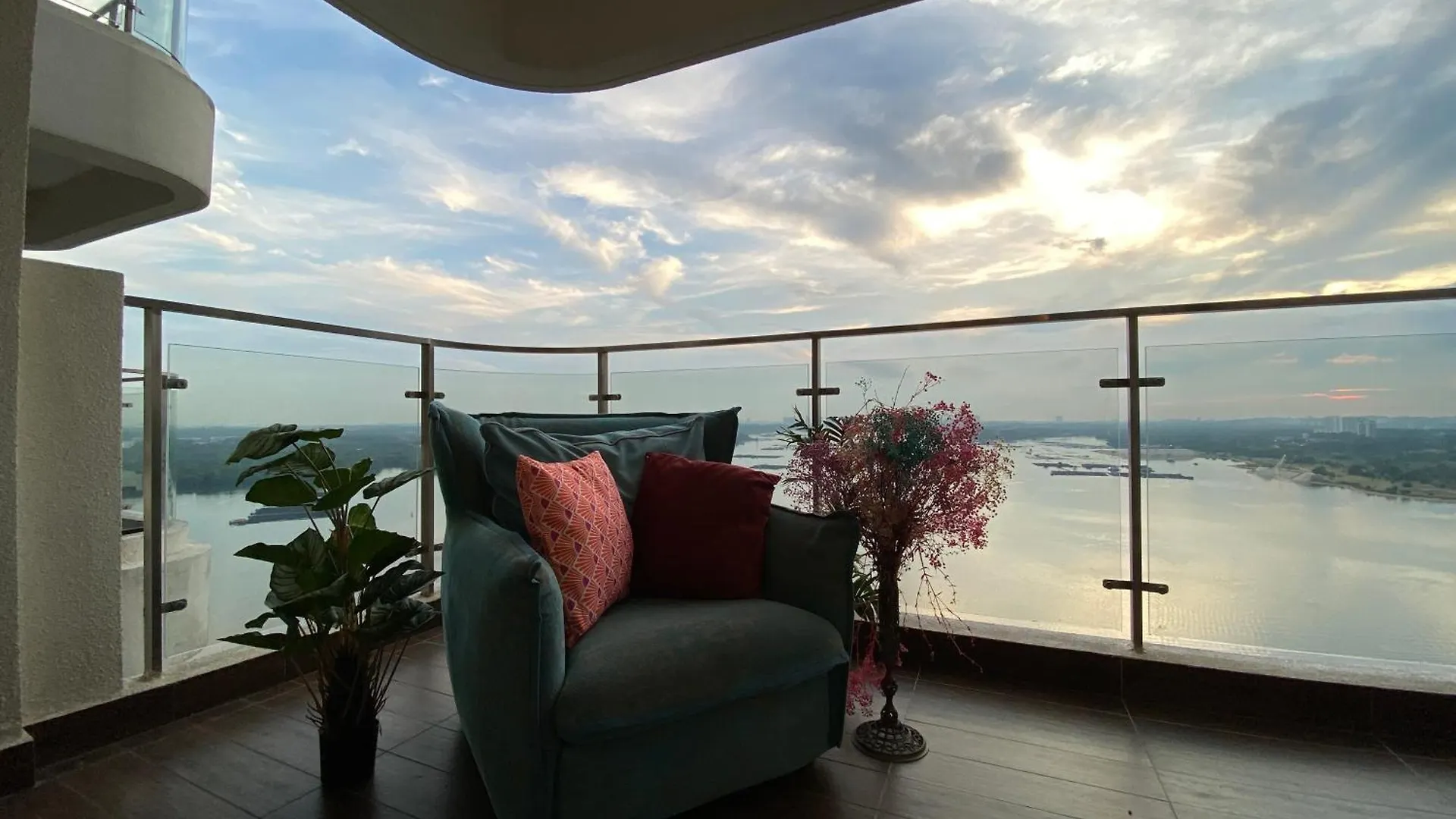 Lejlighed 海景套房 三房三厕温馨浪漫名宿@Danga Bay Johor Bahru